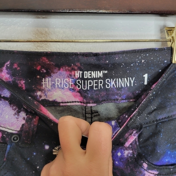 Hot Topic Denim Galaxy Hi-Rise Super Skinny Jeans Size 1 - Picture 8 of 11